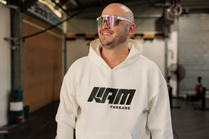 Model wearing size L.